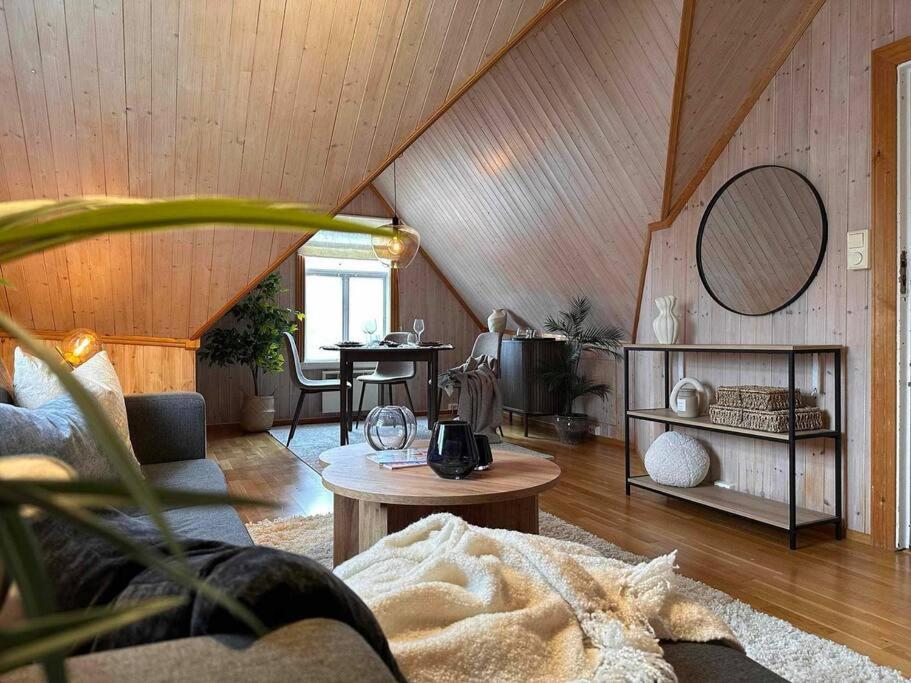 Cozy Central Loft Apartment With Amazing View Tromsø Buitenkant foto