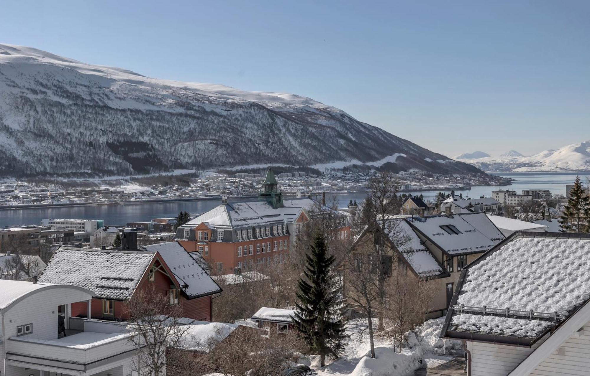 Cozy Central Loft Apartment With Amazing View Tromsø Buitenkant foto