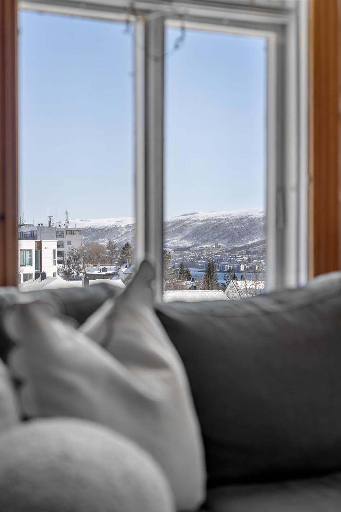 Cozy Central Loft Apartment With Amazing View Tromsø Buitenkant foto