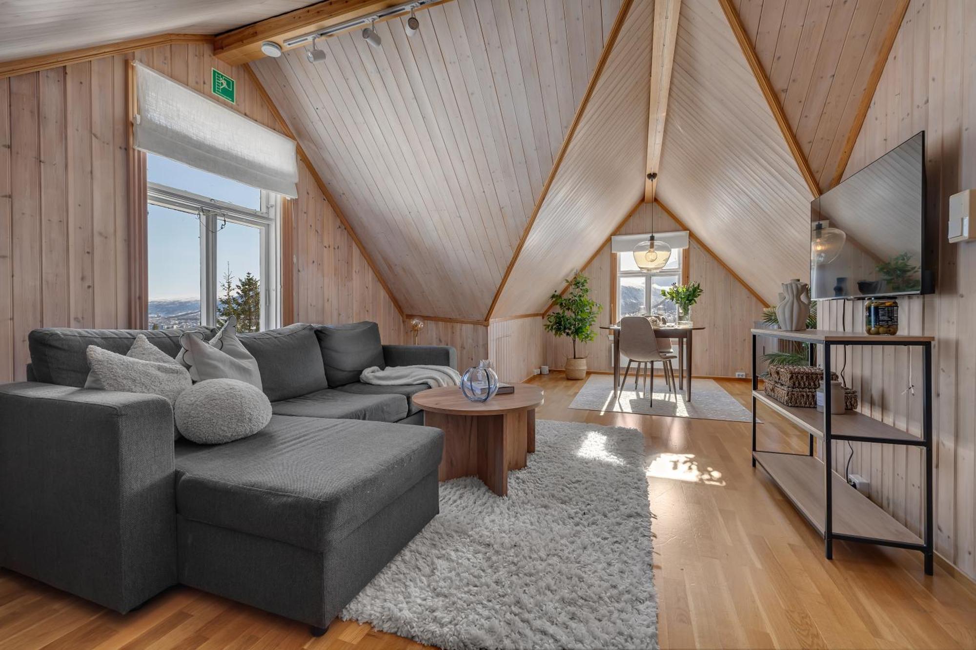 Cozy Central Loft Apartment With Amazing View Tromsø Buitenkant foto